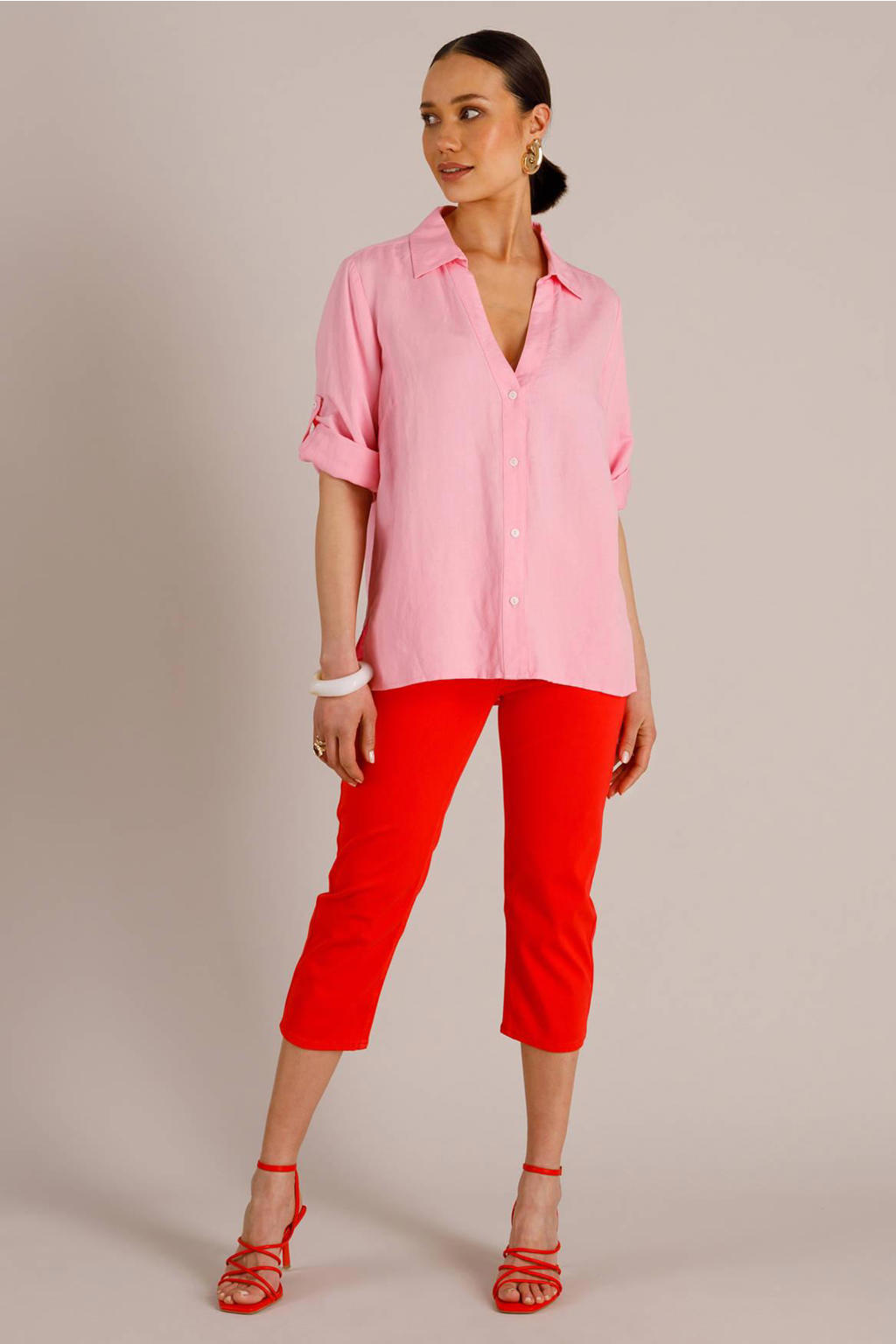 Lichtroze dames Yest blouse van linnen met effen, driekwart mouwen, klassieke kraag en knoopsluiting