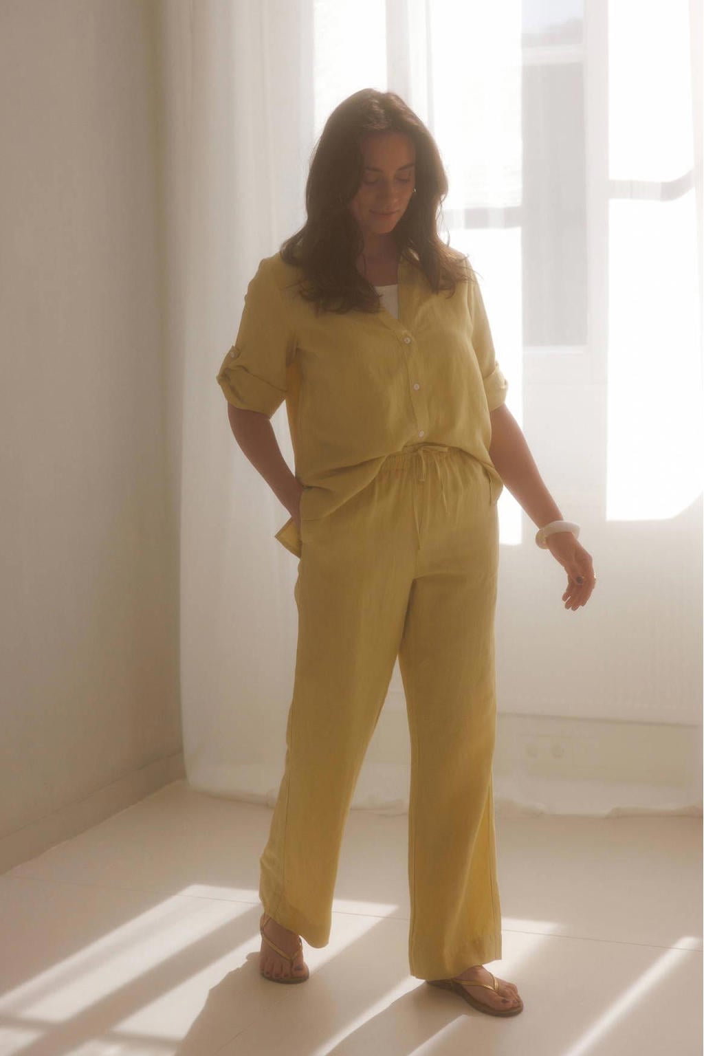 Gele dames Yest wide leg regular waist broek van linnen met elastische tailleband met koord en effen