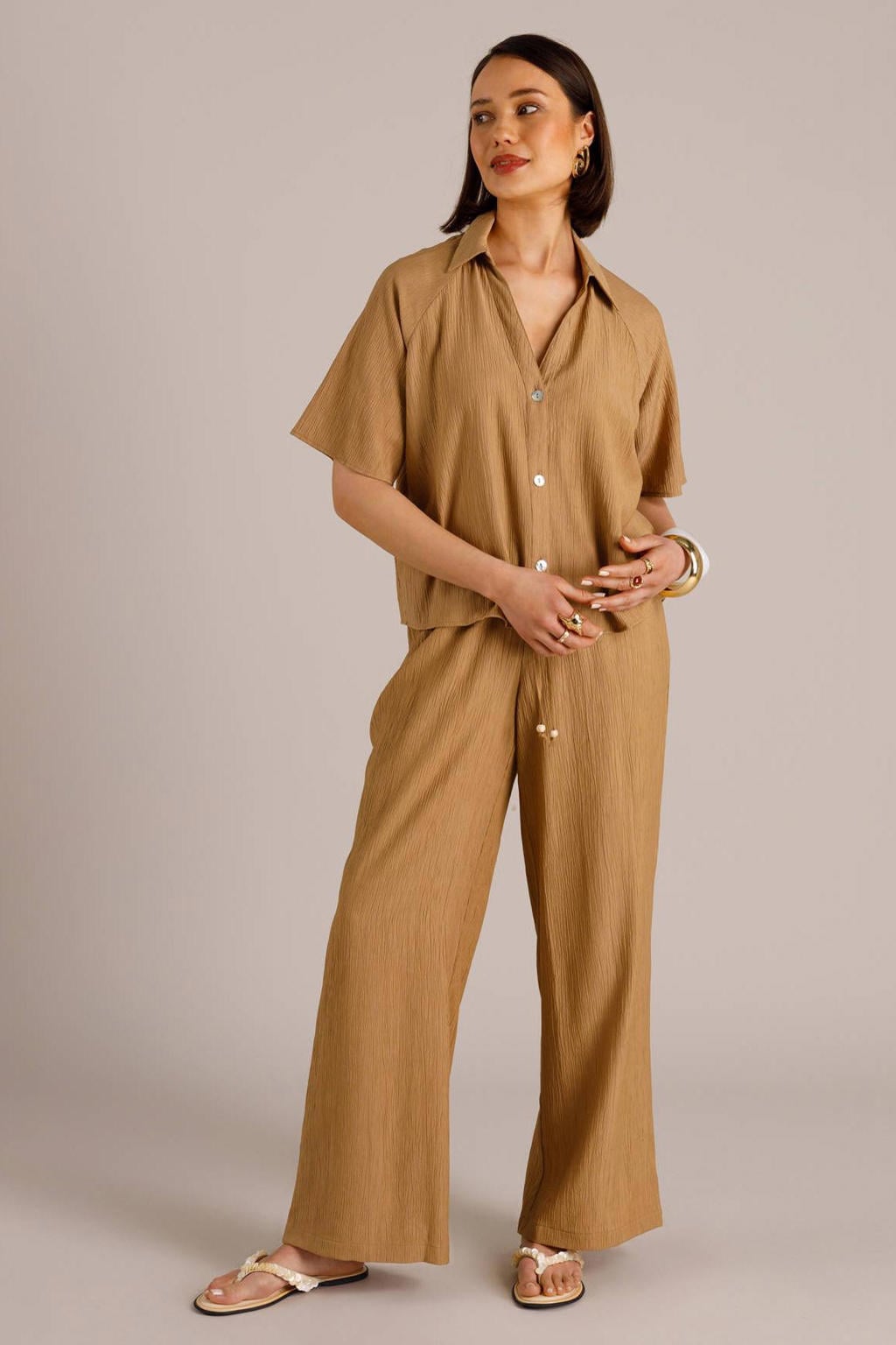 Taupe dames Yest high waist broek van viscose met loose fit, elastische tailleband met koord en effen