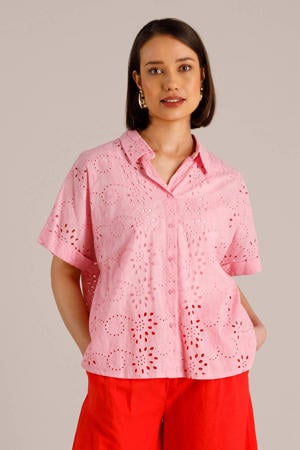 gebloemde blouse broderie roze