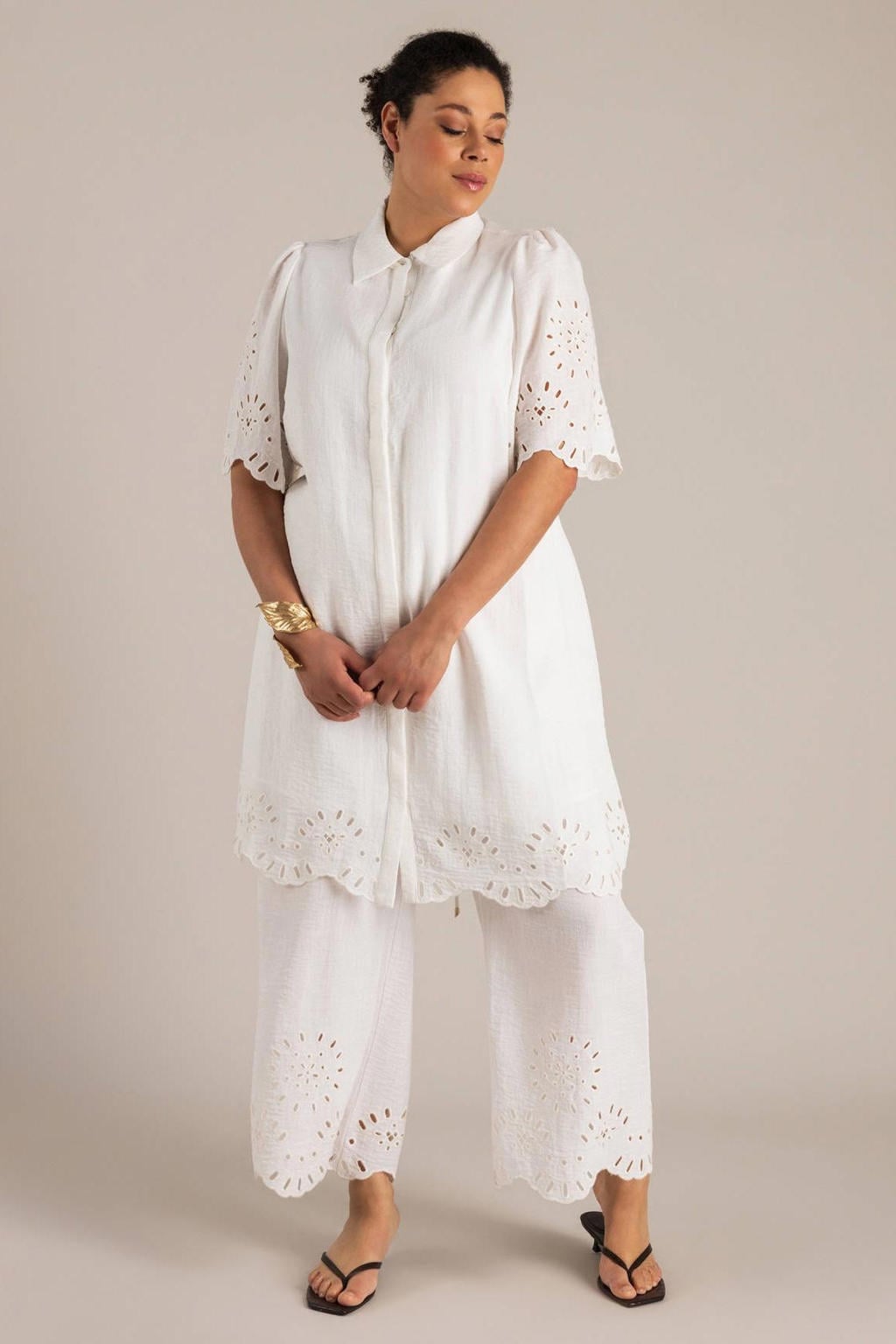 Witte dames Yest Curve tuniek broderie van viscose met effen, korte mouwen, klassieke kraag en knoopsluiting