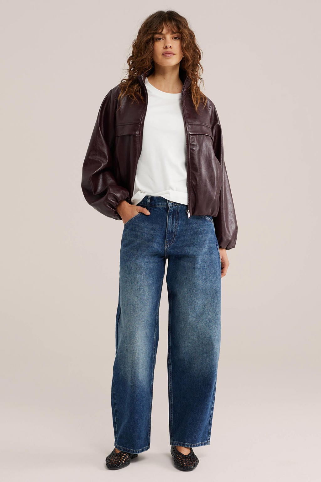 Dark blue denim dames WE Fashion Blue Ridge barrel jeans dark blue van denim met rits- en knoopsluiting en effen