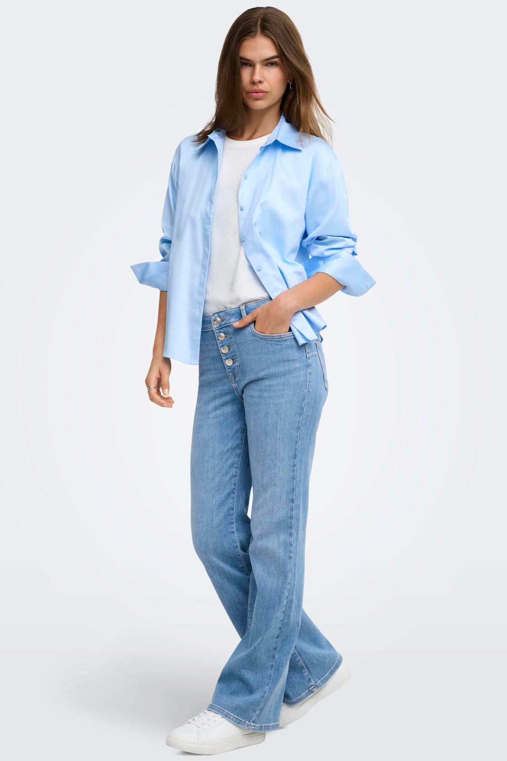 Light blue denim dames ONLY Onltheila Hw Vis But Flared Dnm flared jeans met high waist en effen