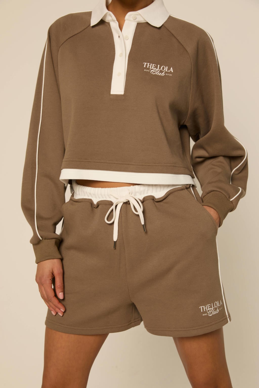 The Lola Club high waist sweatshort Kaya groen