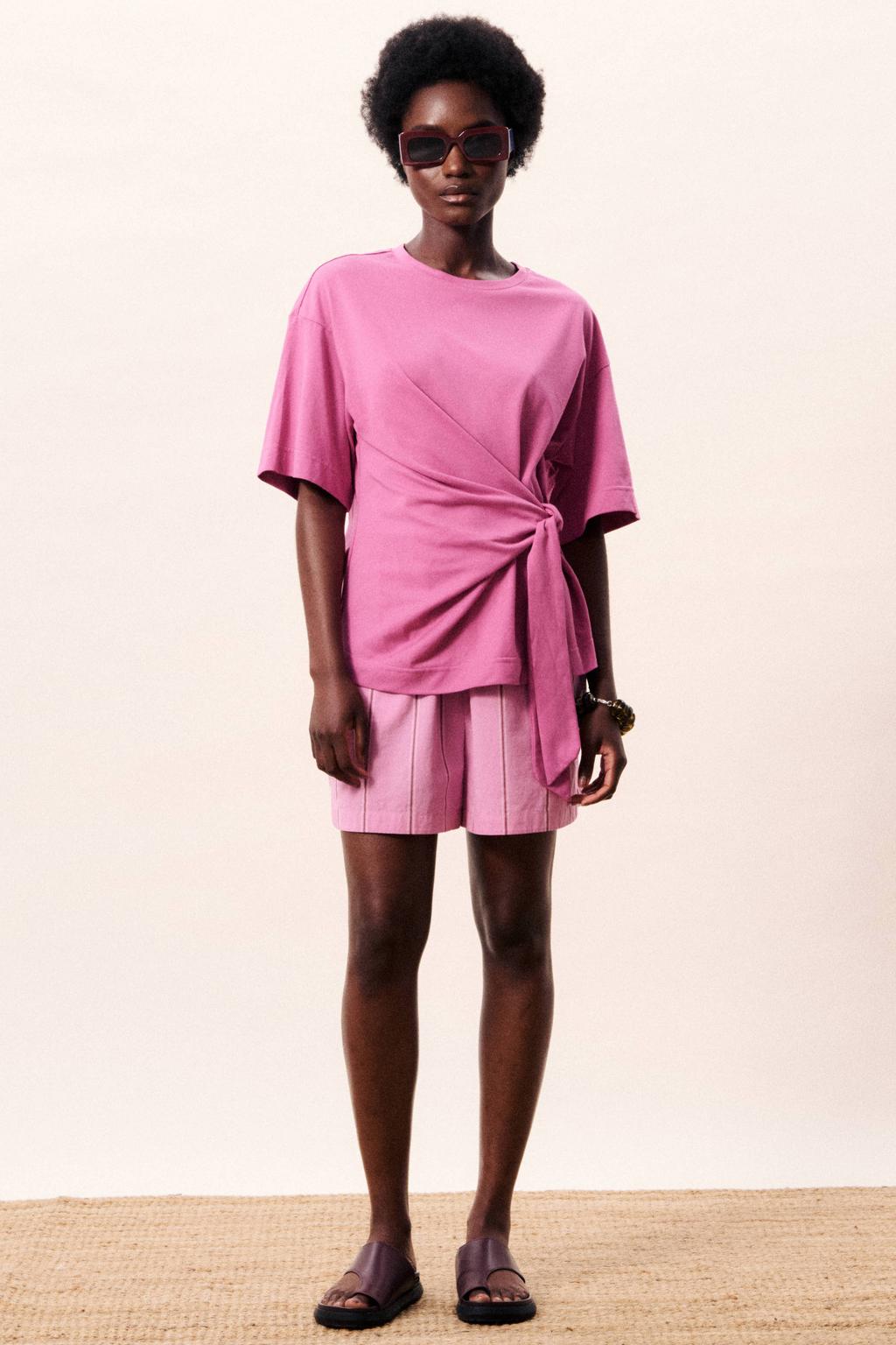 Roze dames FRNCH T-shirt van katoen met effen, korte mouwen, ronde hals en knoopdetail