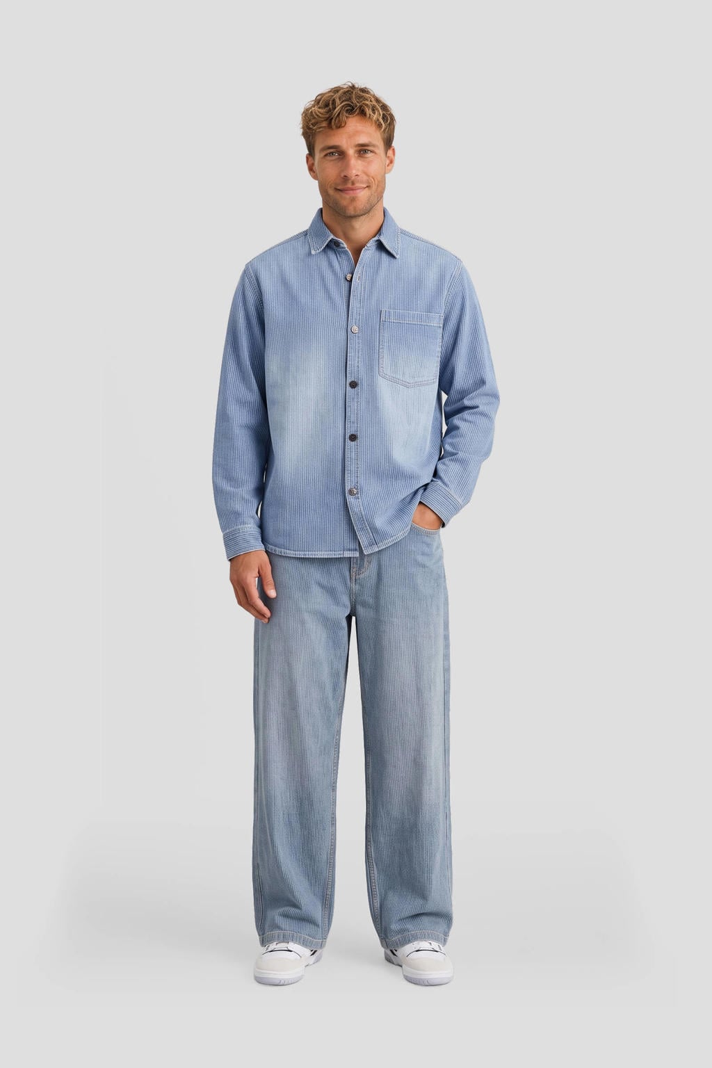 Redefined Rebel denim loose fit overhemd - lichtblauw