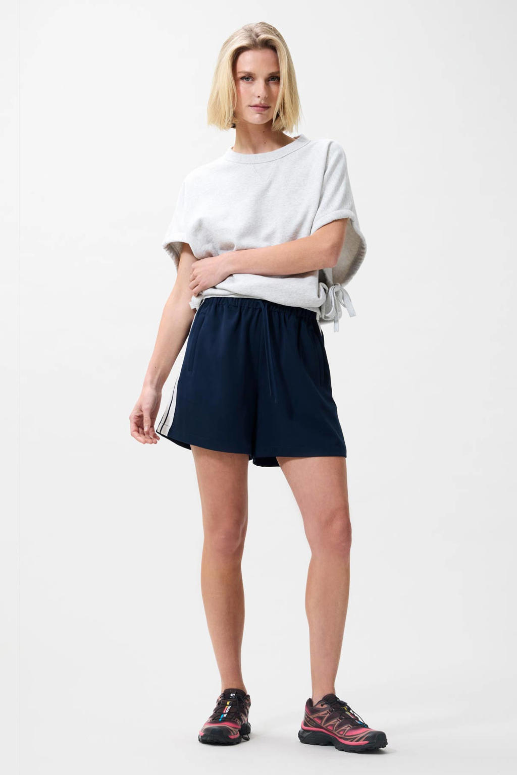 Marineblauw dames Catwalk Junkie high waist casual short blauw van polyester met loose fit, elastische tailleband en effen