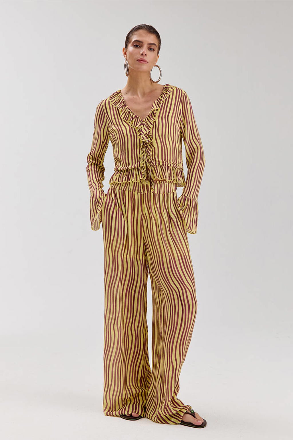 Geel en paarse dames HARPER & YVE gestreepte blouse van viscose met lange mouwen, V-hals en knoopsluiting