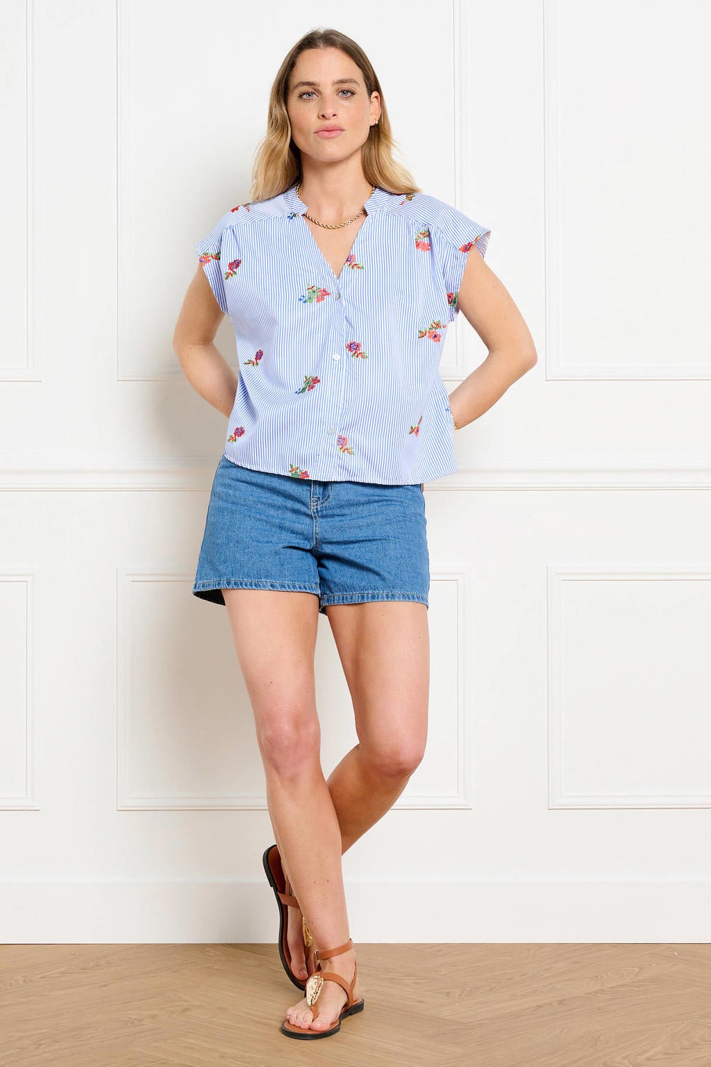 Blauwe dames LOLALIZA gestreepte top van polyester met korte mouwen, V-hals en borduursels