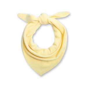 triangle scarf lichtgeel