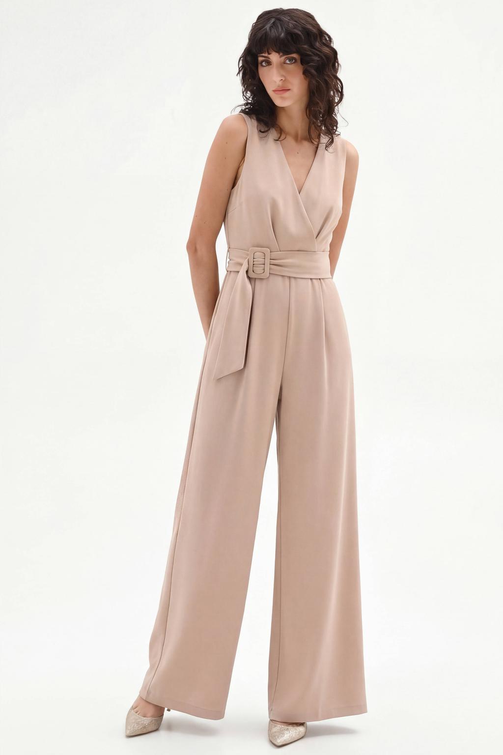 Rinascimento jumpsuit met ceintuur - beige