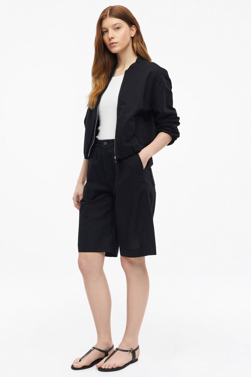 Zwarte dames s.Oliver bermuda van linnen met loose fit, high waist, rits- en knoopsluiting en effen