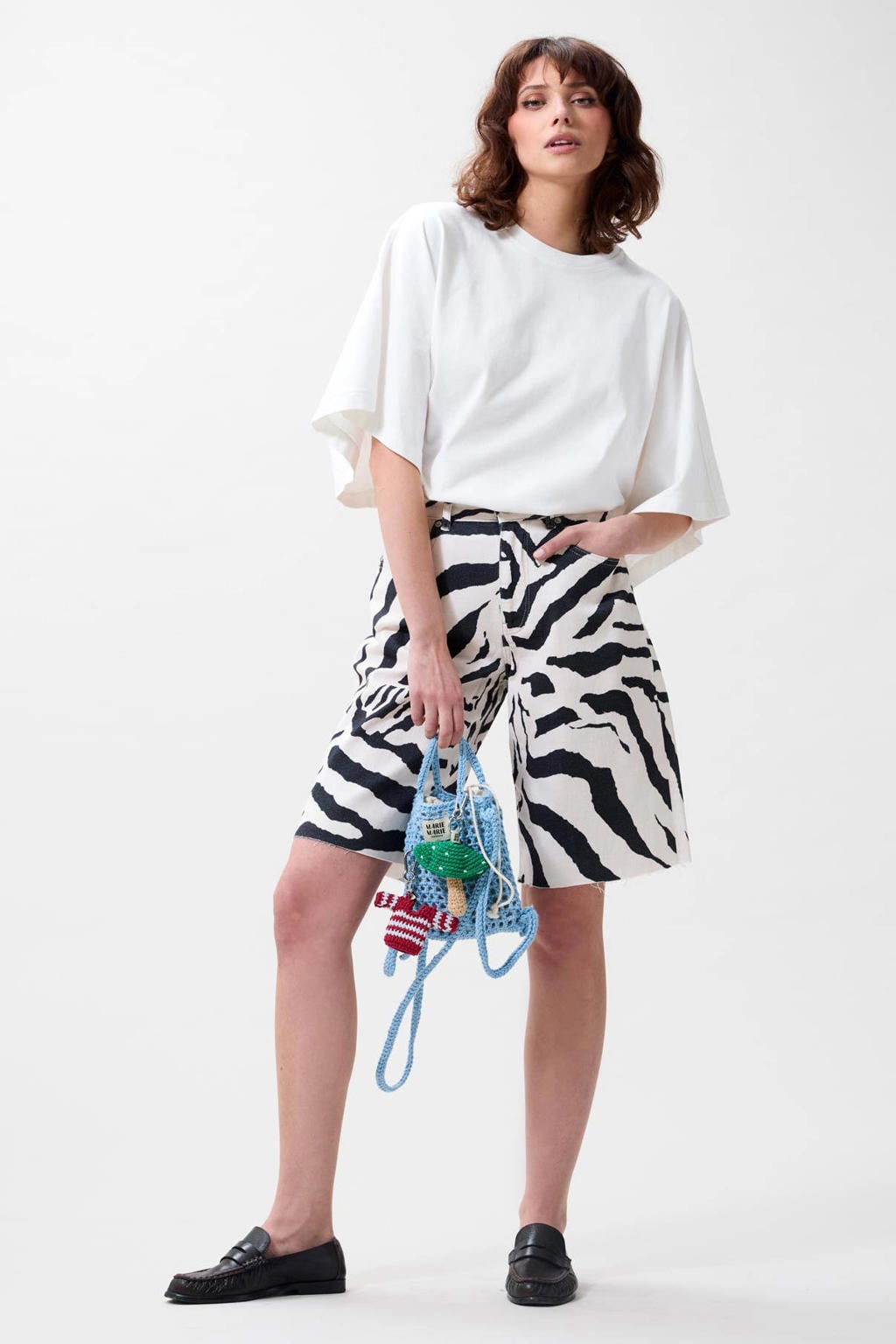 Catwalk Junkie denim wide leg jorts met zebraprint - ecru