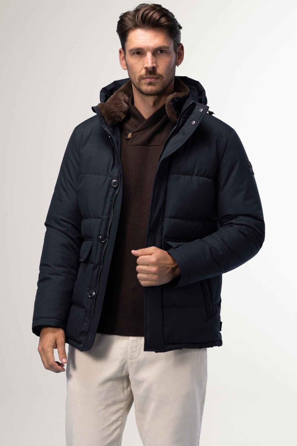 Donkerblauwe heren Agiato winterjas van polyester met effen, lange mouwen, capuchon, rits- en knoopsluiting en doorgestikte details