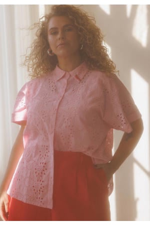 blouse broderie roze