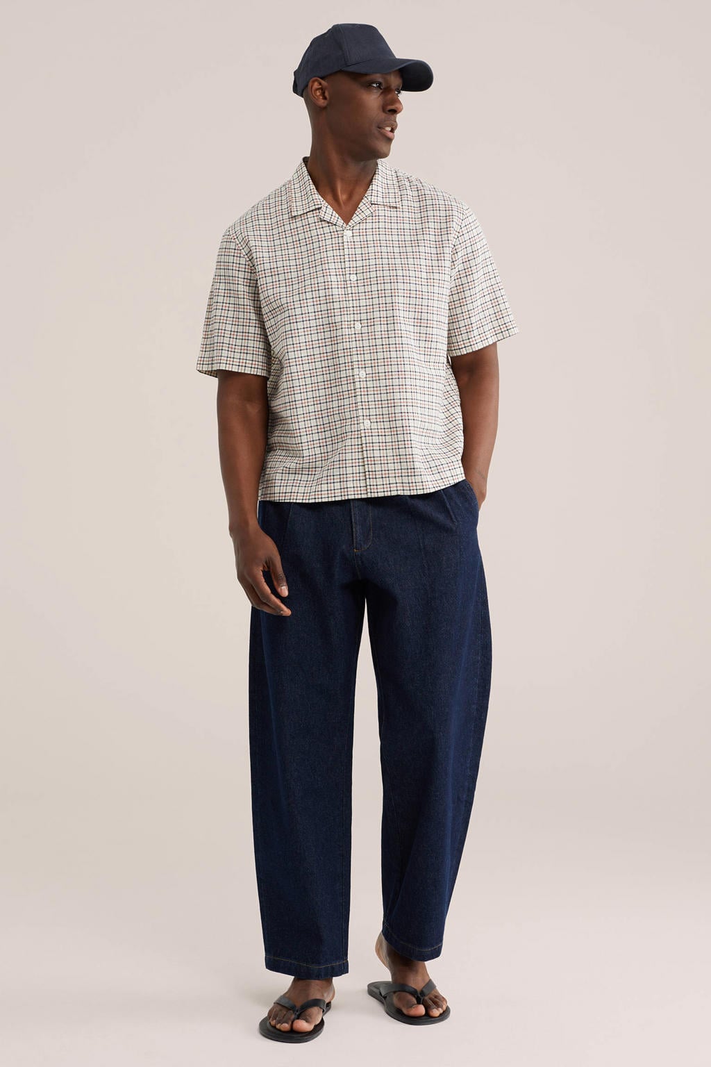 Beige heren WE Fashion Blue Ridge relaxed geruit casual overhemd van linnen met korte mouwen, reverskraag en knoopsluiting
