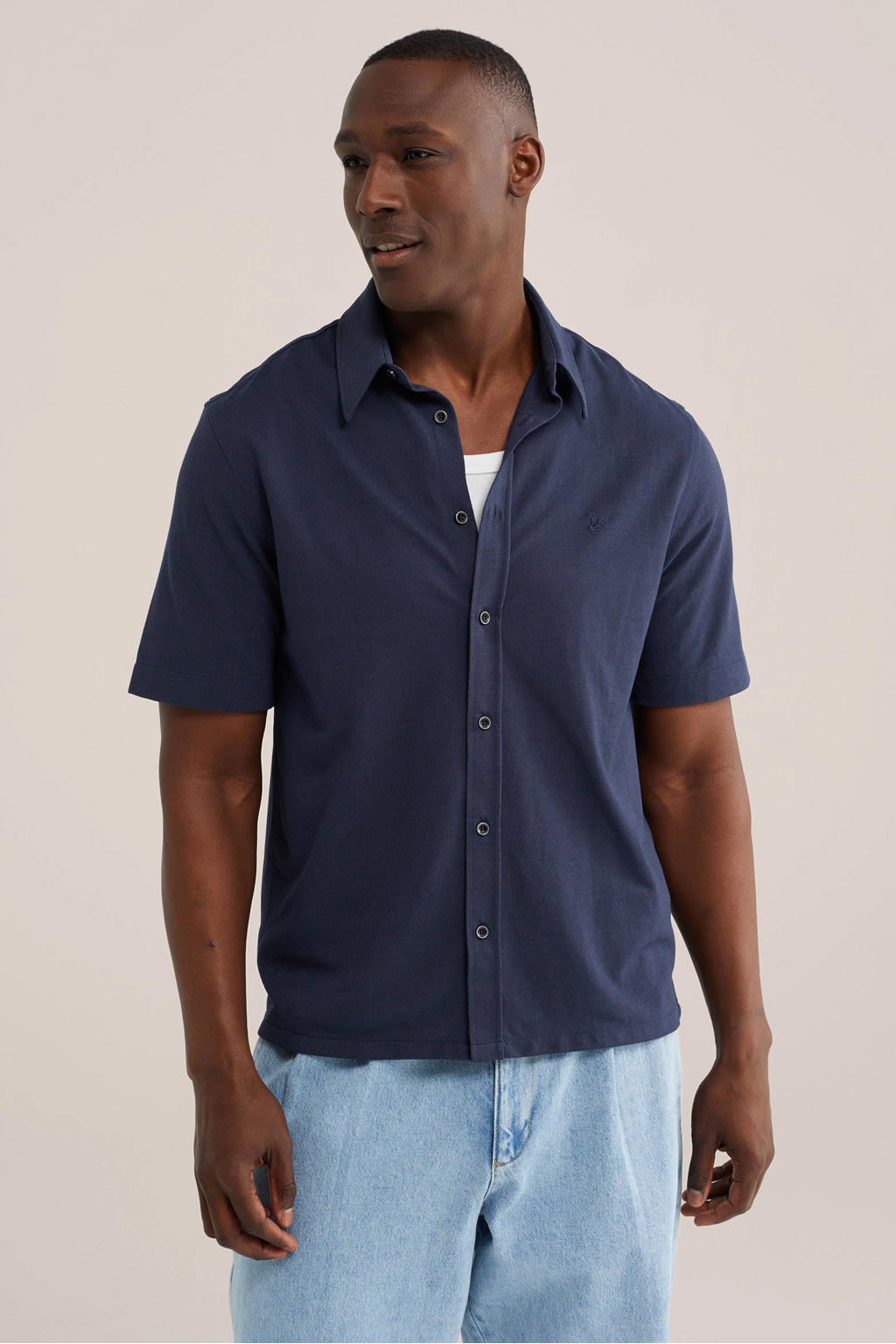 Donkerblauwe heren WE Fashion regular fit overhemd van katoen met effen, korte mouwen en klassieke kraag