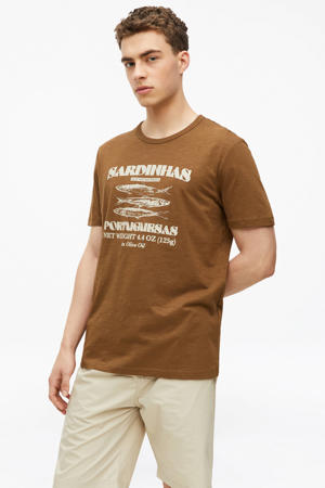 regular fit T-shirt met print - bruin