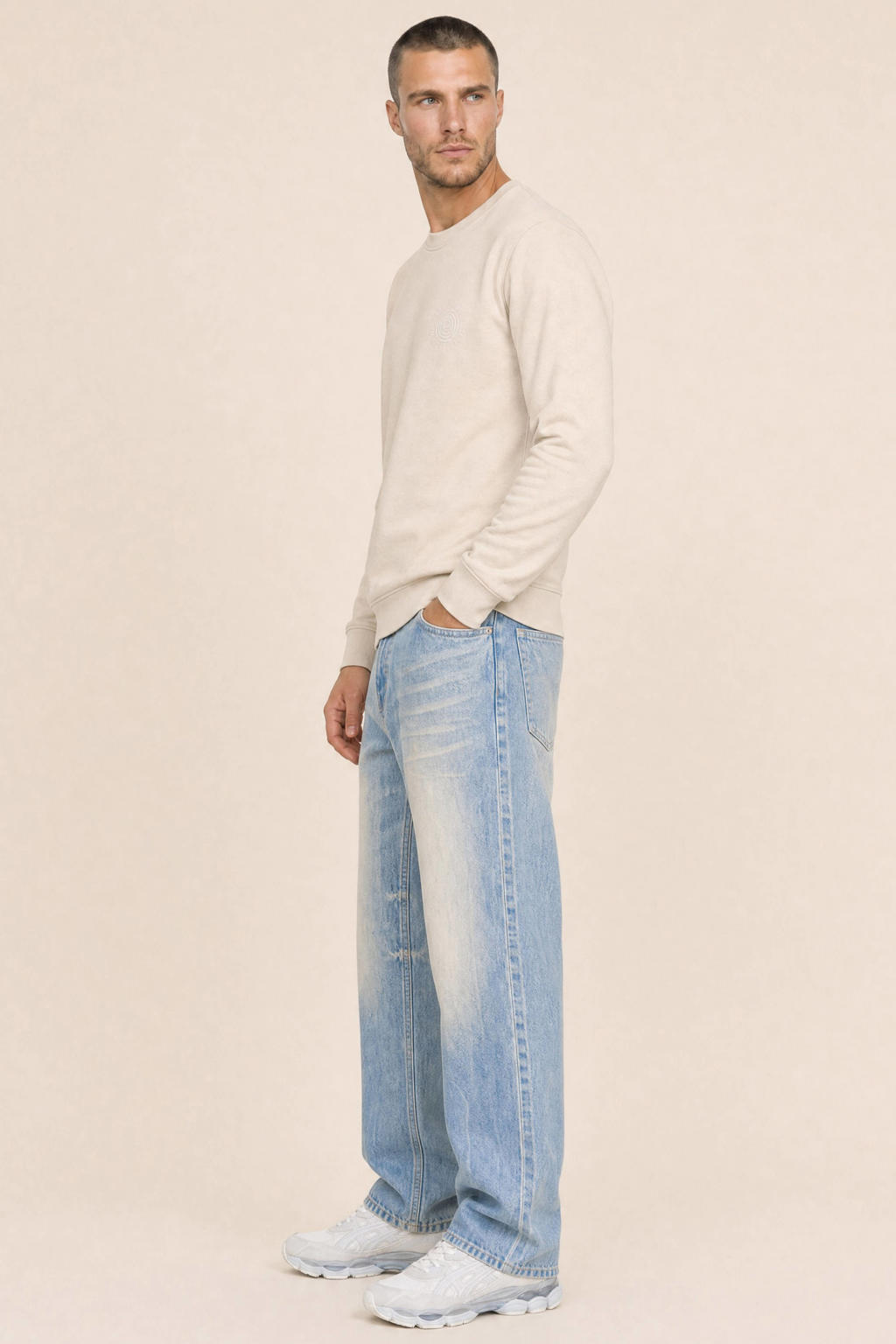 Kultivate regular fit sweater met backprint - summer sand