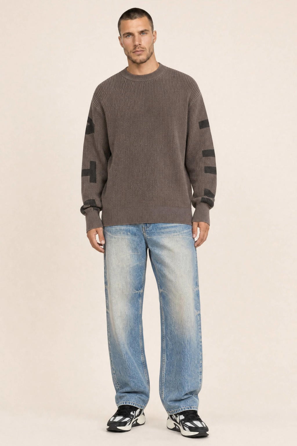 Kultivate katoenen oversized gebreide trui met backprint - grijs