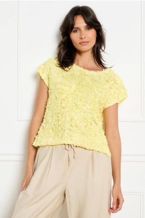 gebloemde top met textuur geel