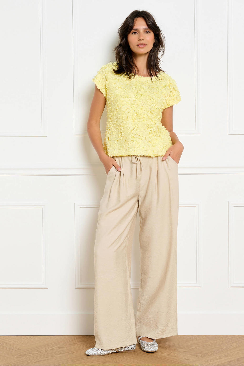 Gele dames LOLALIZA gebloemde top van polyester met korte mouwen, ronde hals en textuur