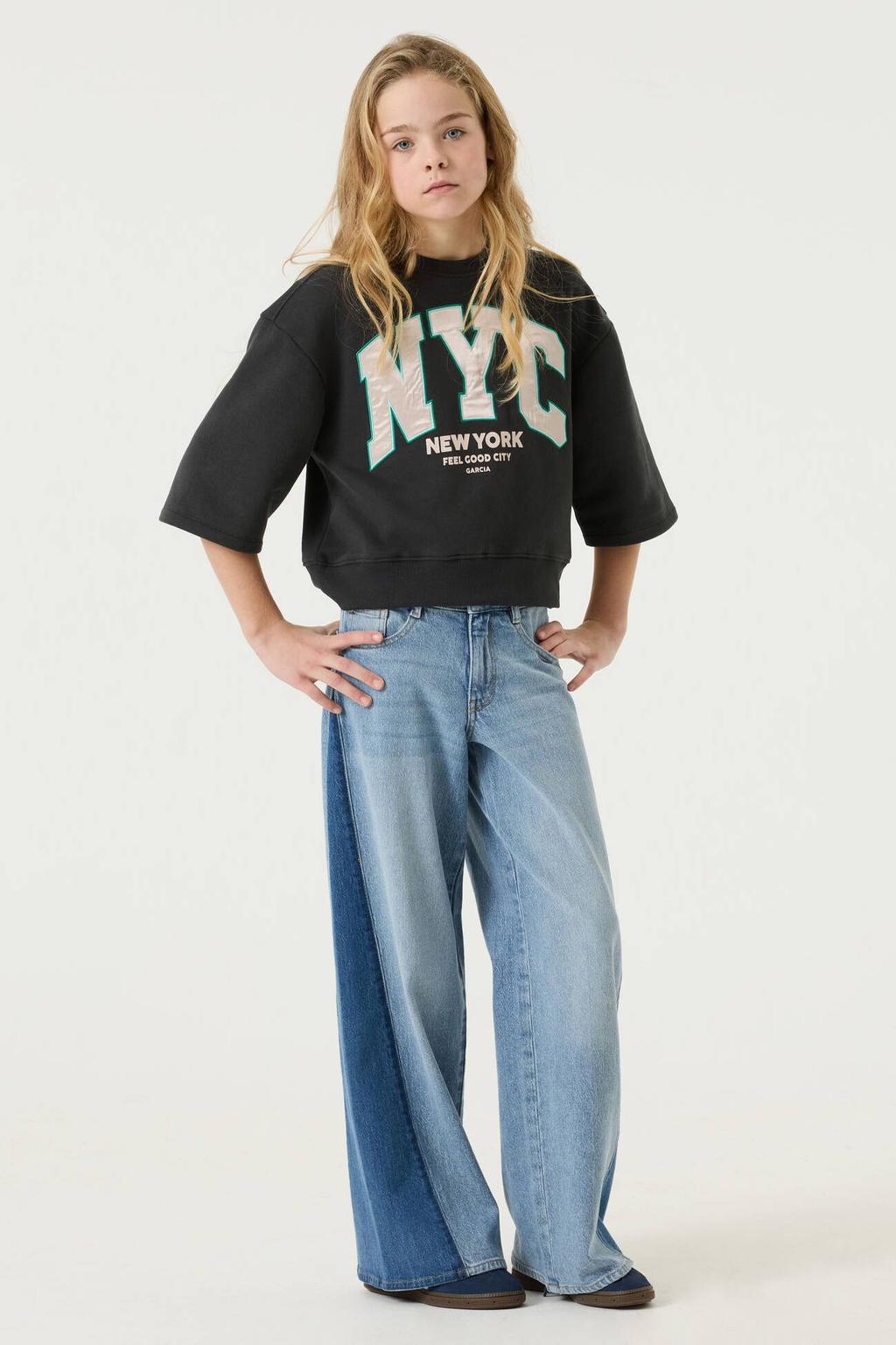 Grijze meisjes Garcia boxy cropped sweater van katoen met tekst print, half lange mouwen, ronde hals en geribde boorden