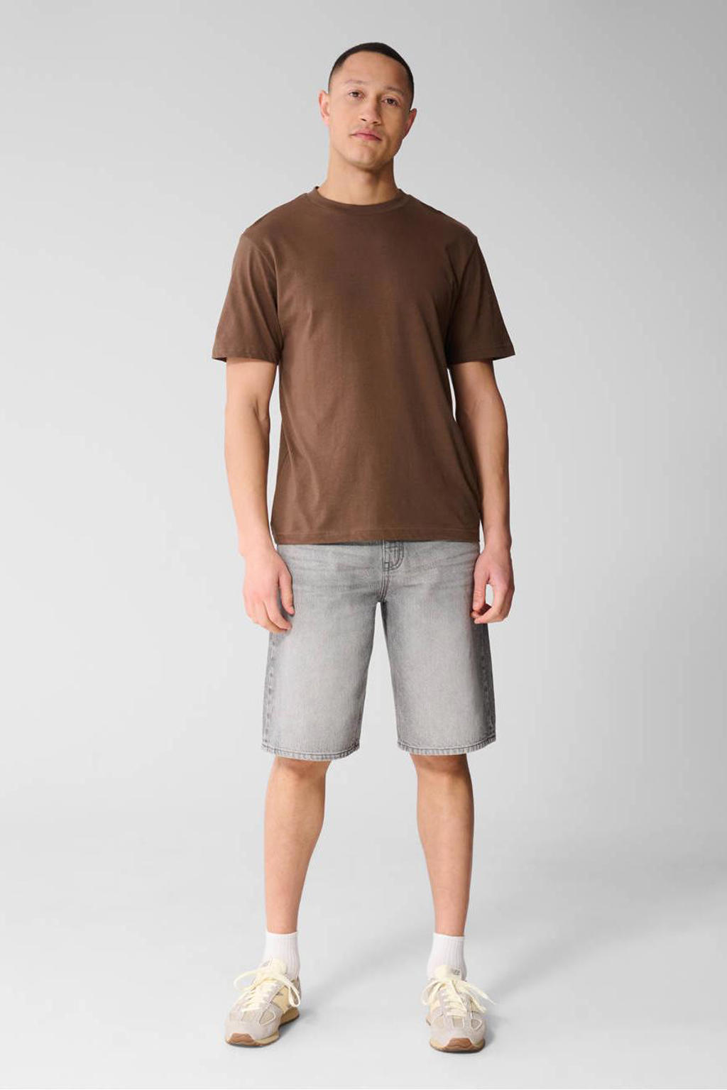 Bruine heren Shoeby regular T-shirt van katoen met backprint, korte mouwen en ronde hals