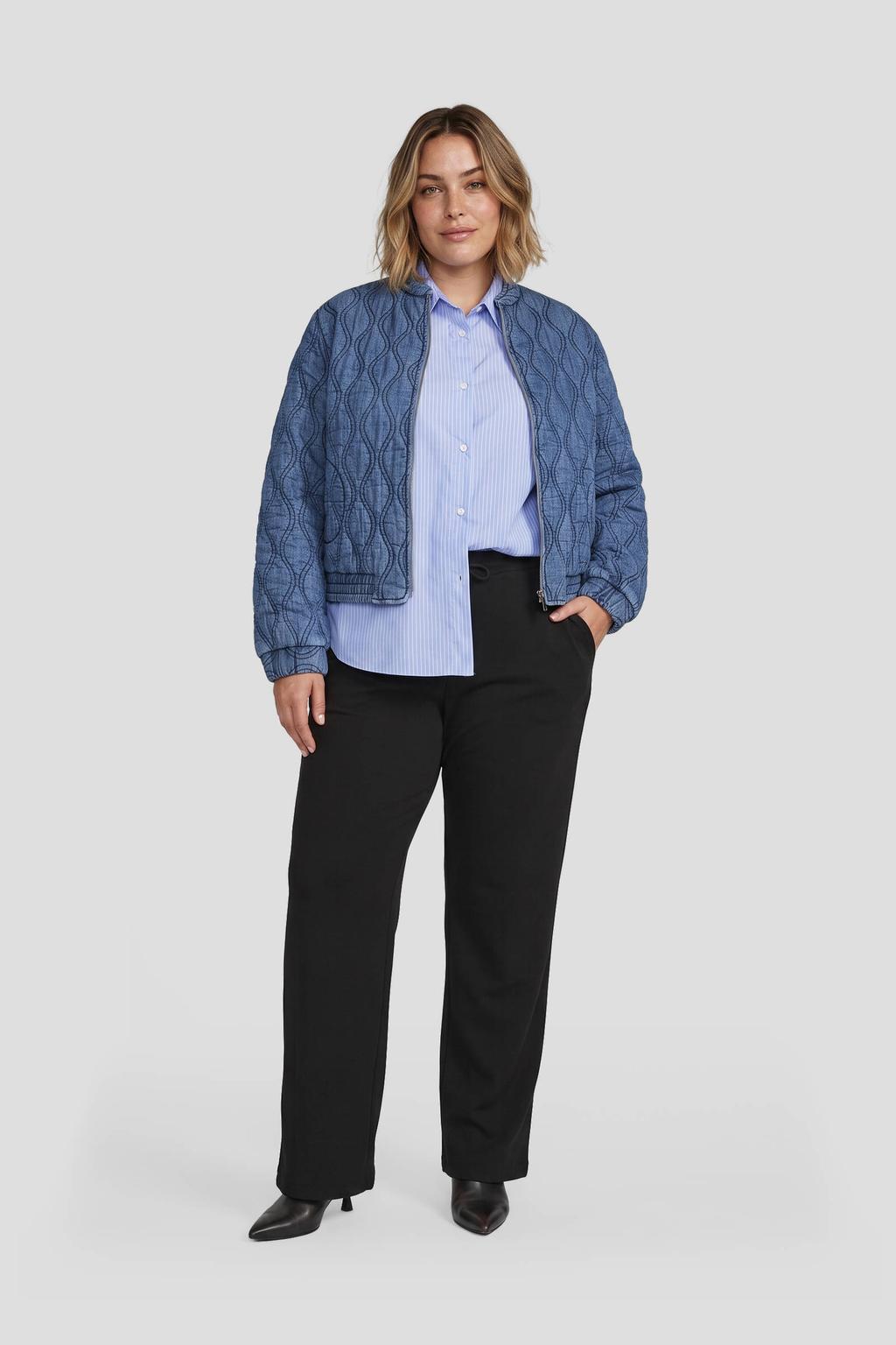 Medium blue denim dames GREAT LOOKS quilted bomberjack van katoen-polyester met effen, lange mouwen en ronde hals
