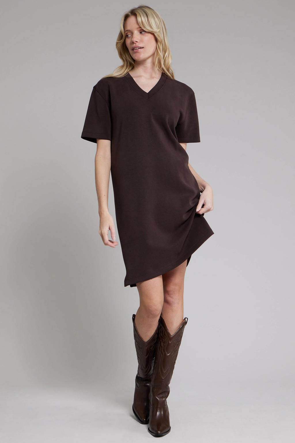 Donkerblauwe dames Pink Noir korte T-shirtjurk van polyester met effen, korte mouwen en V-hals