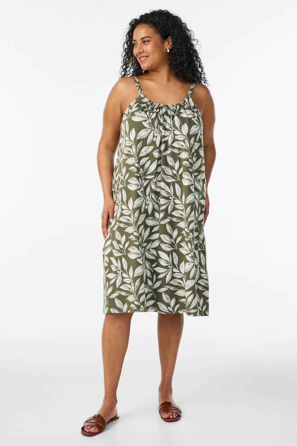 Groene dames Zizzi bohemian zomerjurk Plus Size van katoen met bladprint en spaghettibandjes