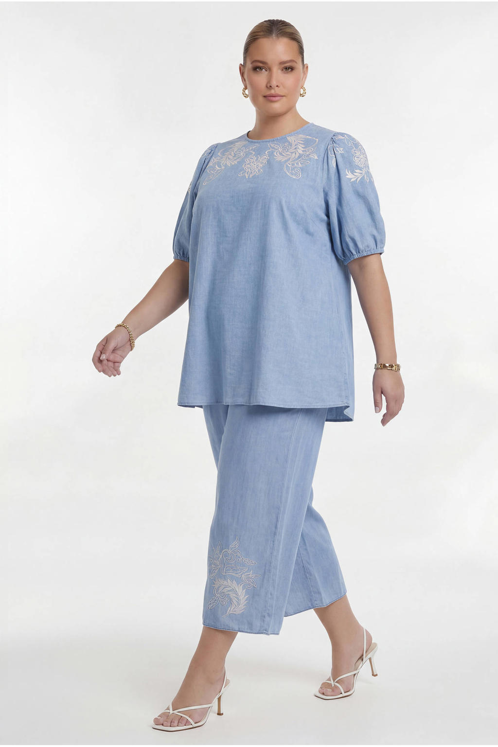 YOEK top broderie light blue denim