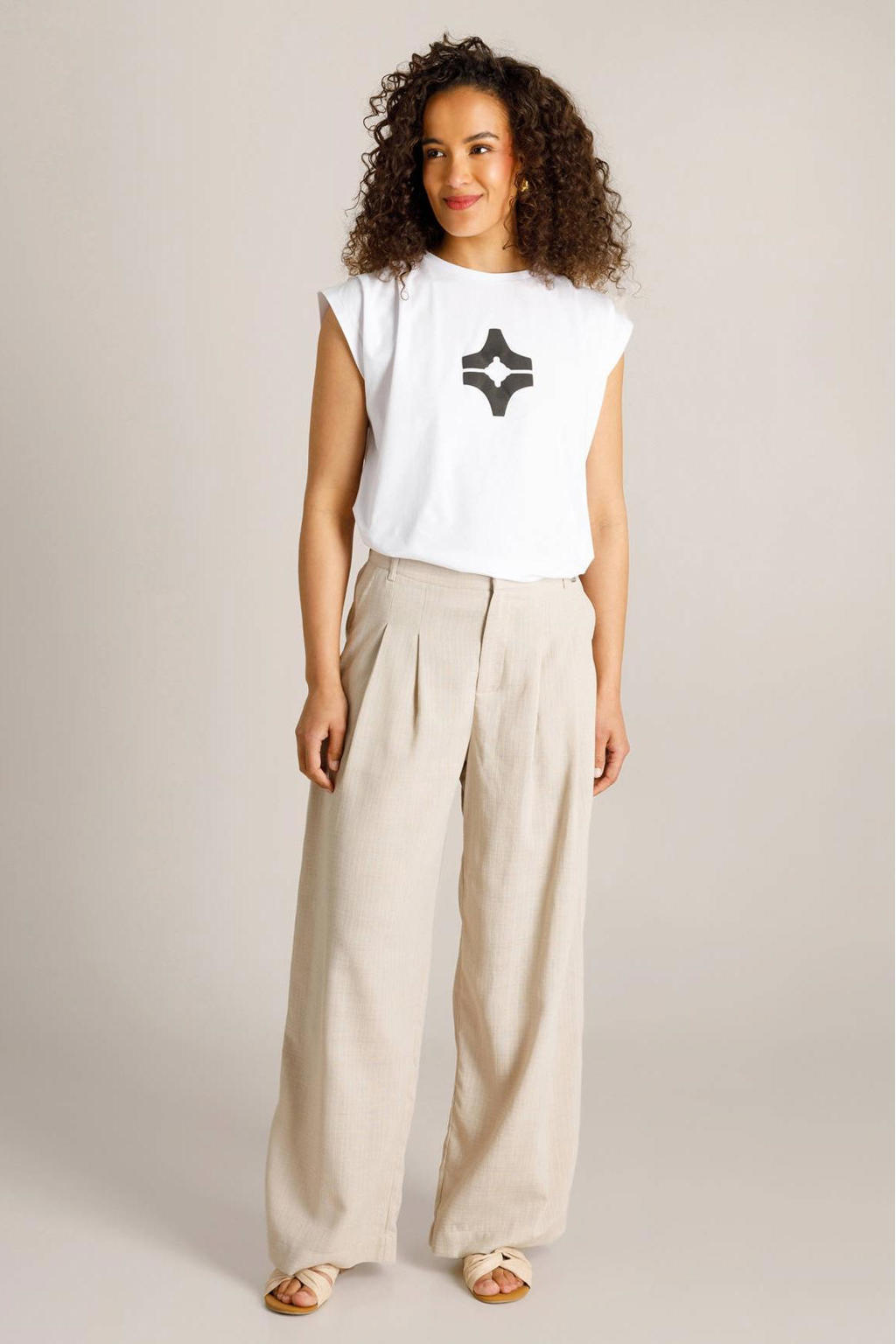 Beige dames Ivy Beau wide leg regular waist broek van viscose met rits- en knoopsluiting en effen