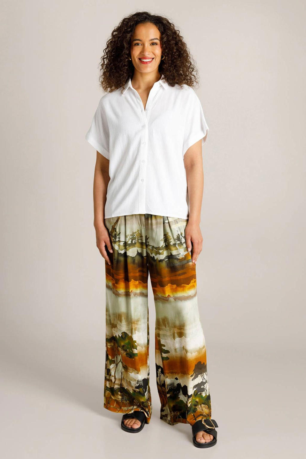 Witte dames Ivy Beau blouse van viscose met effen, korte mouwen, klassieke kraag en knoopsluiting