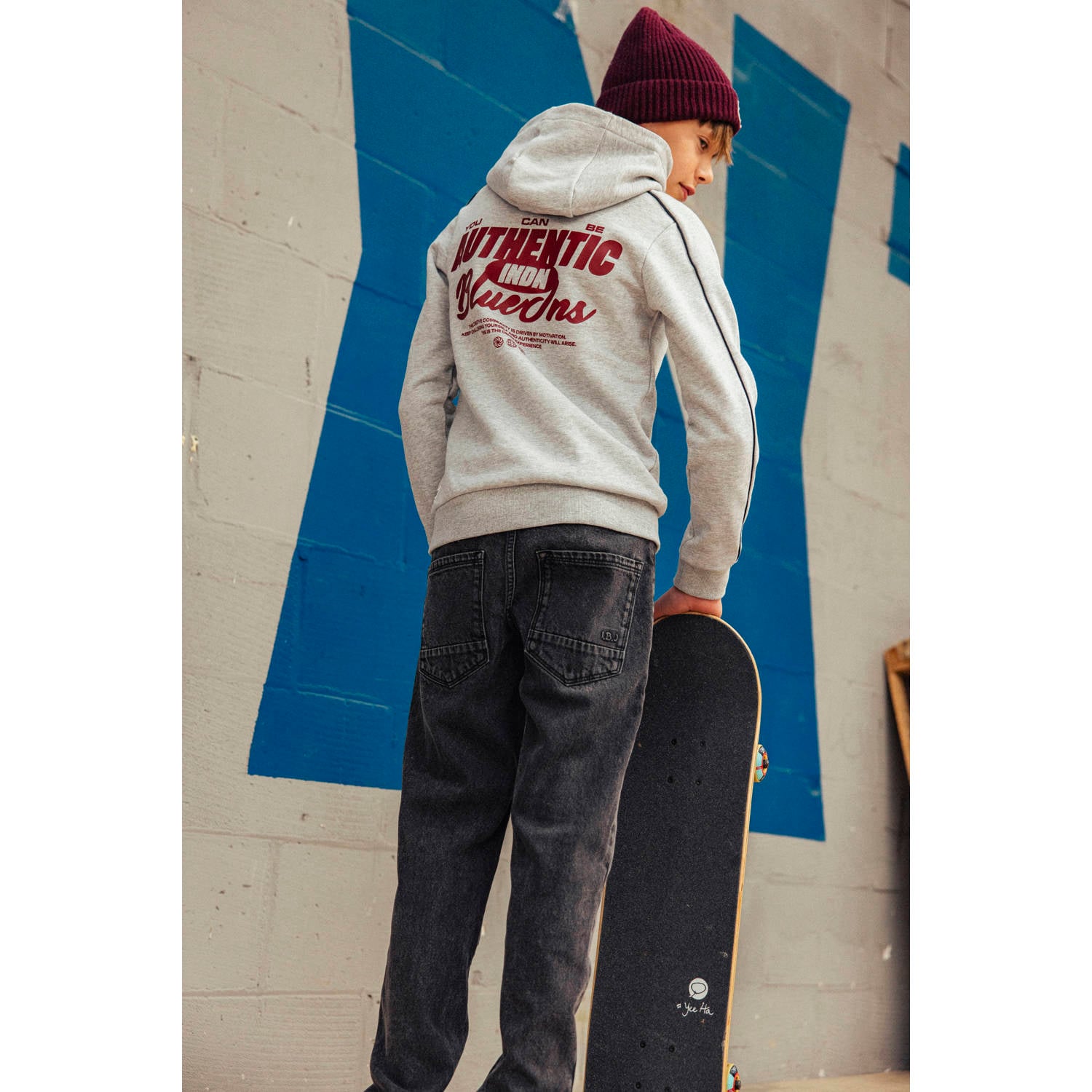 Indian Blue Jeans rechtvallende hoodie met backprint grijs