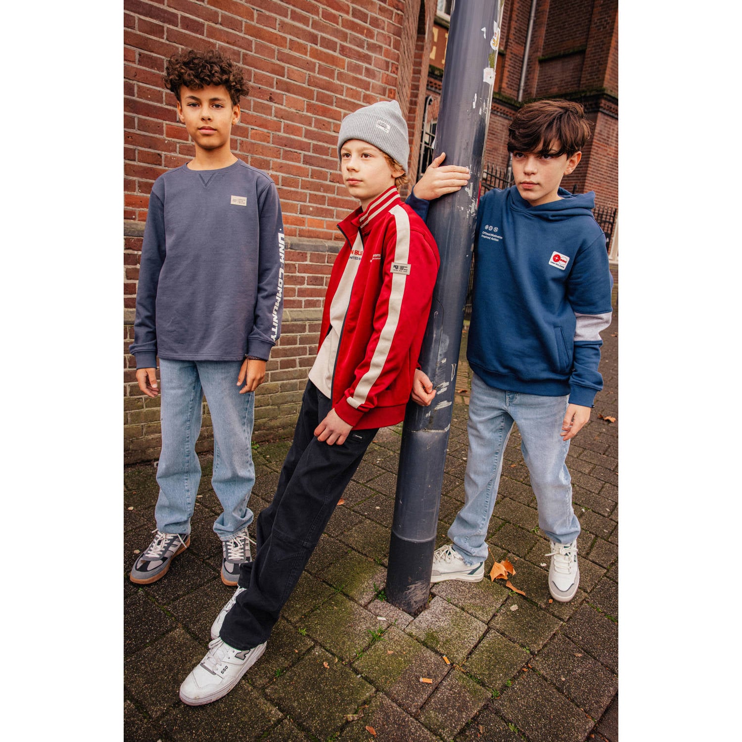 Indian Blue Jeans rechtvallende longsleeve met backprint grijs