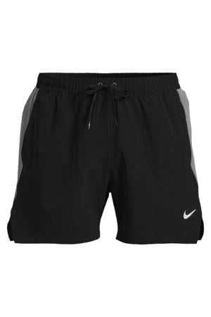 sportshort essential 5" volley zwart