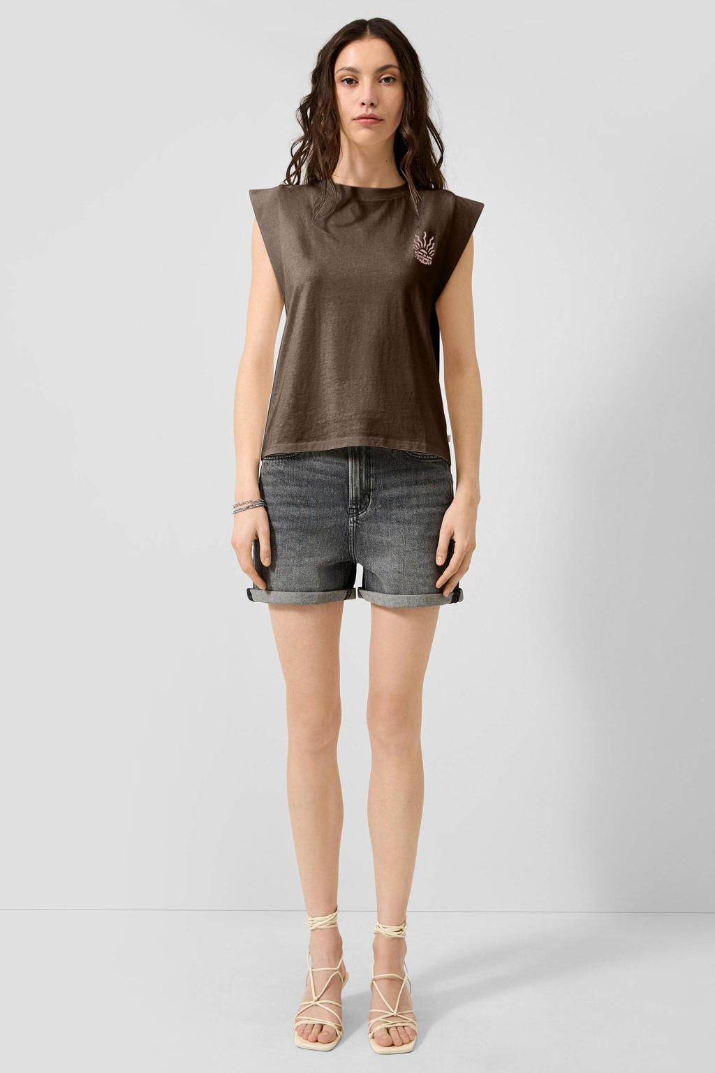 QS loose fit top - bruin