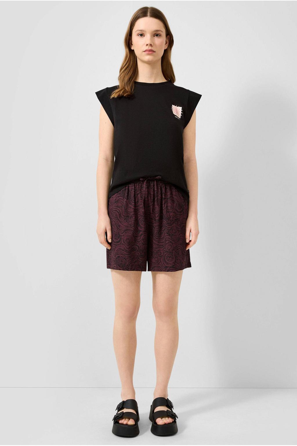 Donkerpaars en zwarte dames QS straight leg casual short van viscose met elastische tailleband met koord