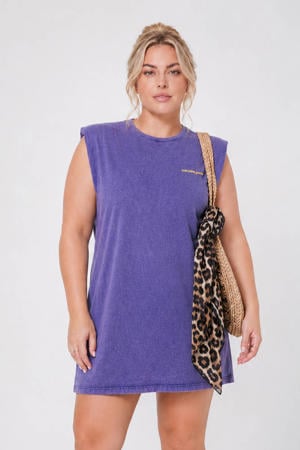 korte T-shirtjurk met backprint Plus Size - paars
