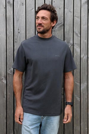 regular T-shirt