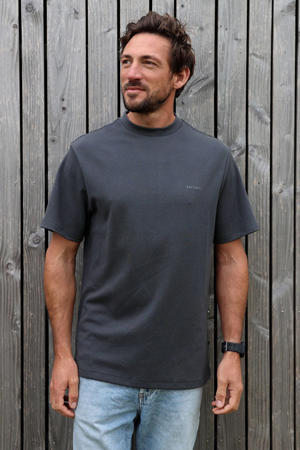 regular T-shirt