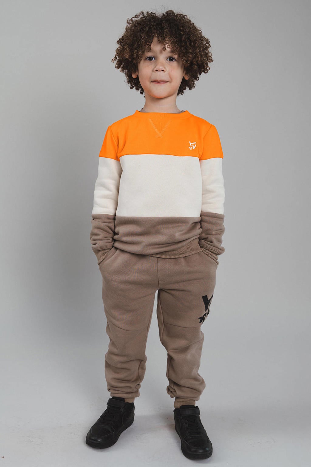 TYGO & vito regular fit joggingbroek met print - zand