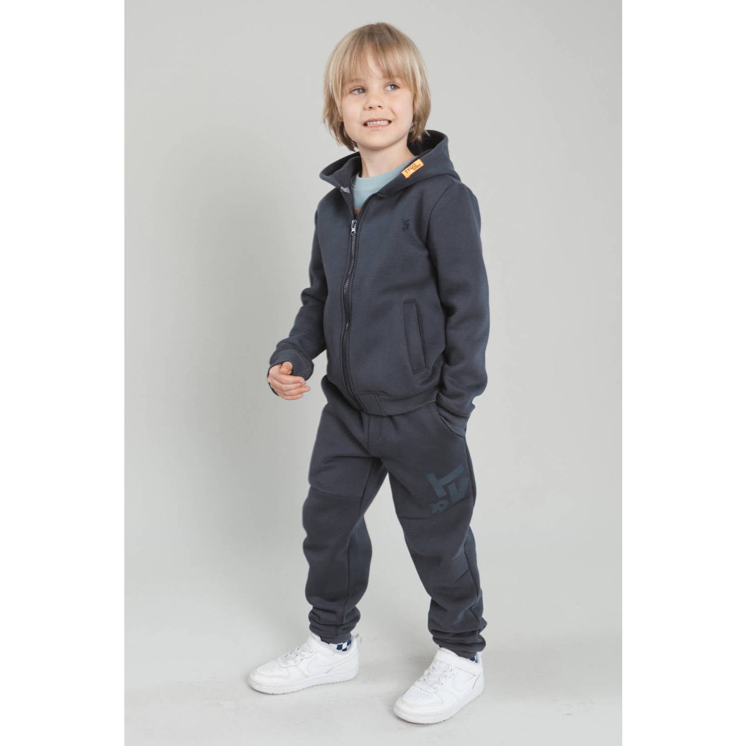 TYGO & vito regular fit joggingbroek met print donkerblauw