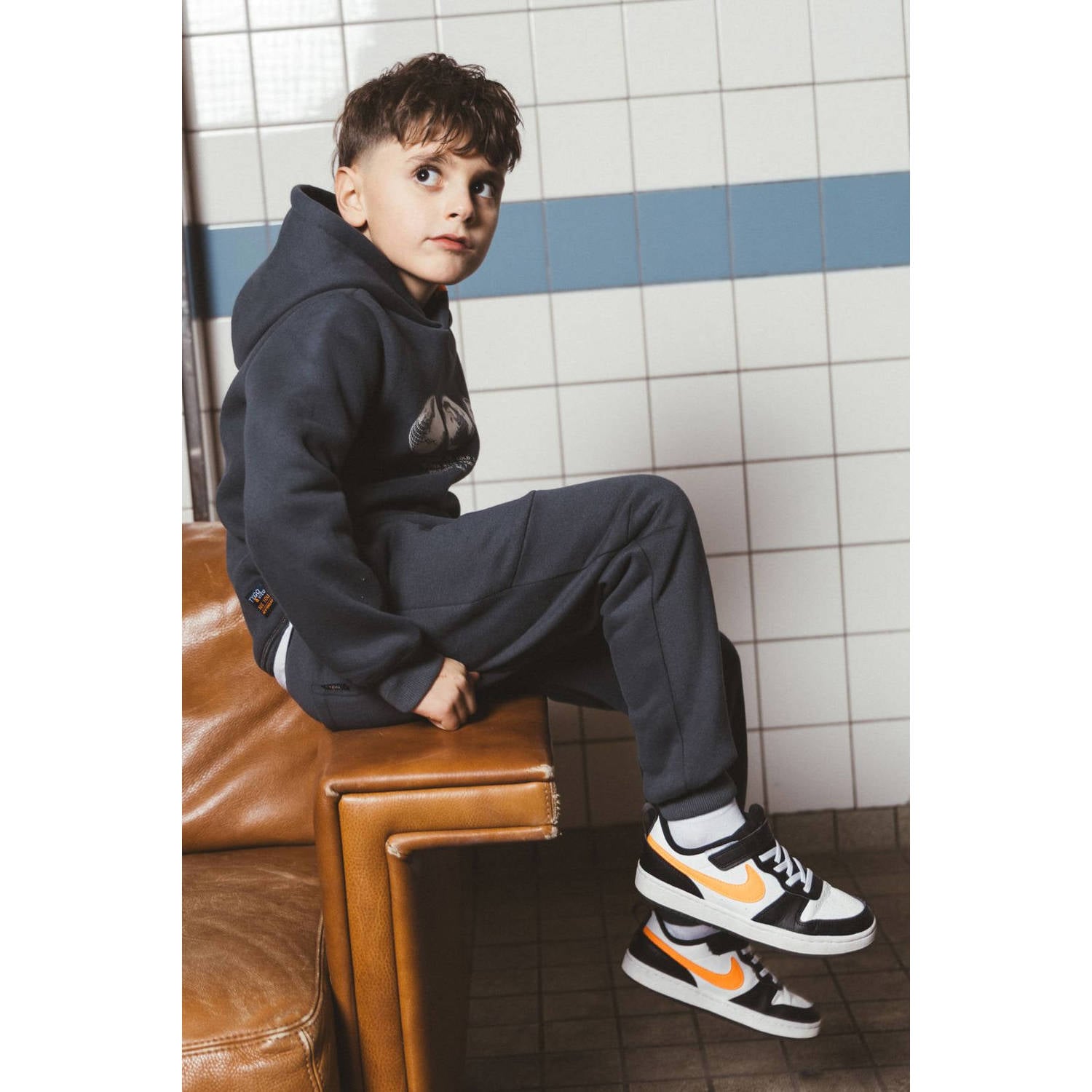 TYGO & vito regular fit joggingbroek met print donkerblauw
