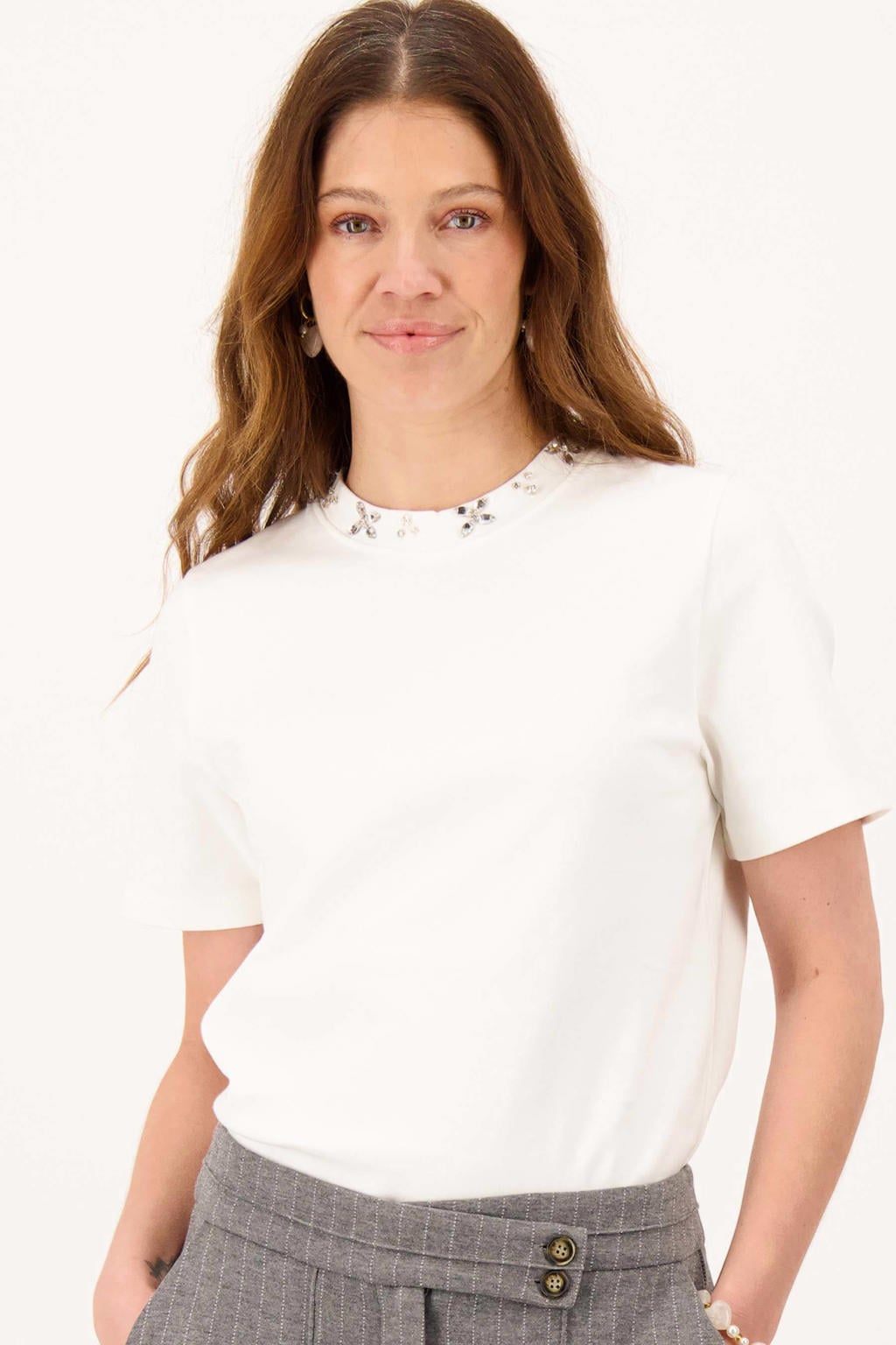 Ecru dames Zusss T-shirt van katoen met effen, korte mouwen, ronde hals en sierstenen