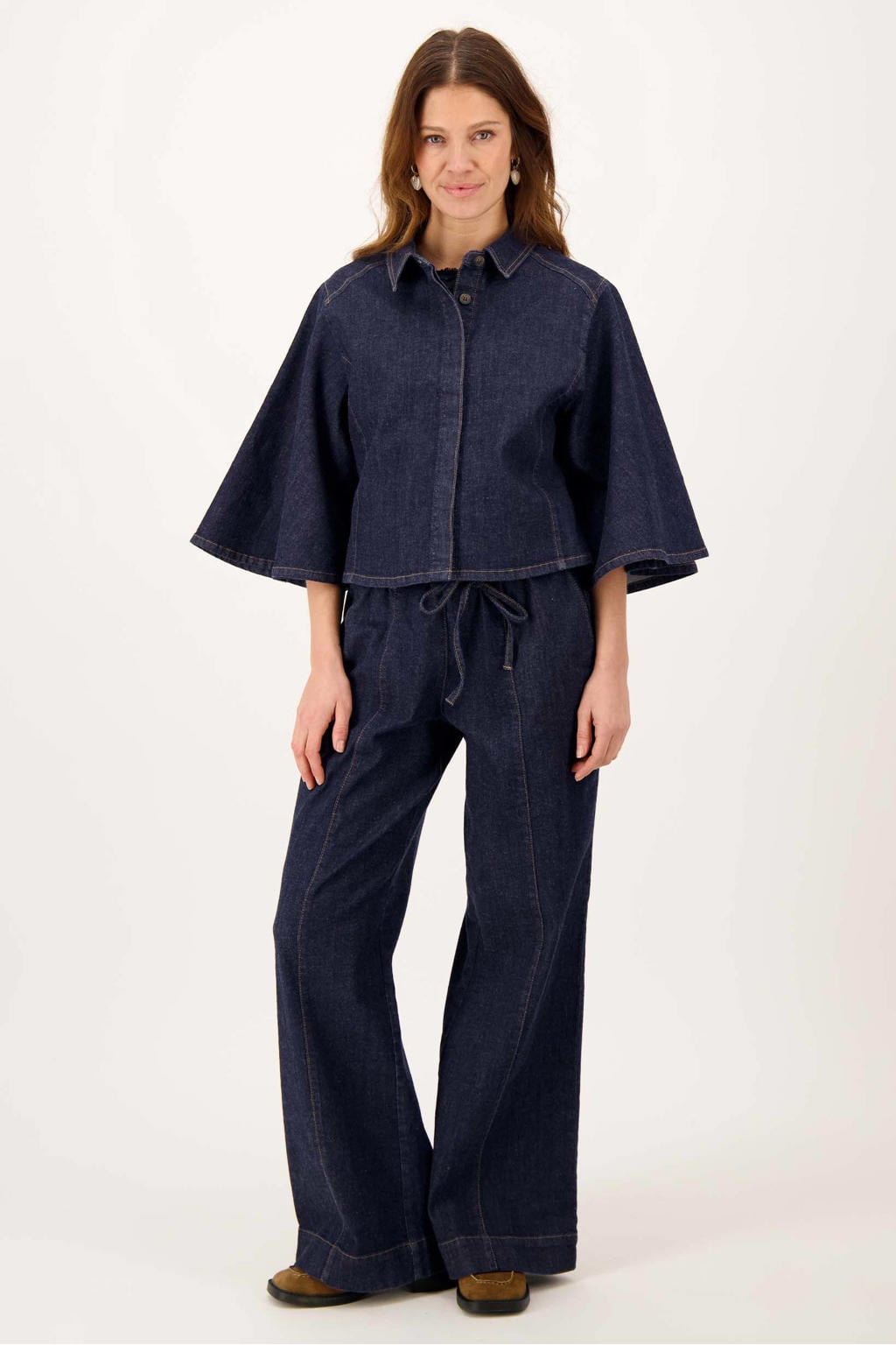 Dark blue denim dames Zusss spijkerjas van denim met effen, driekwart mouwen en klassieke kraag