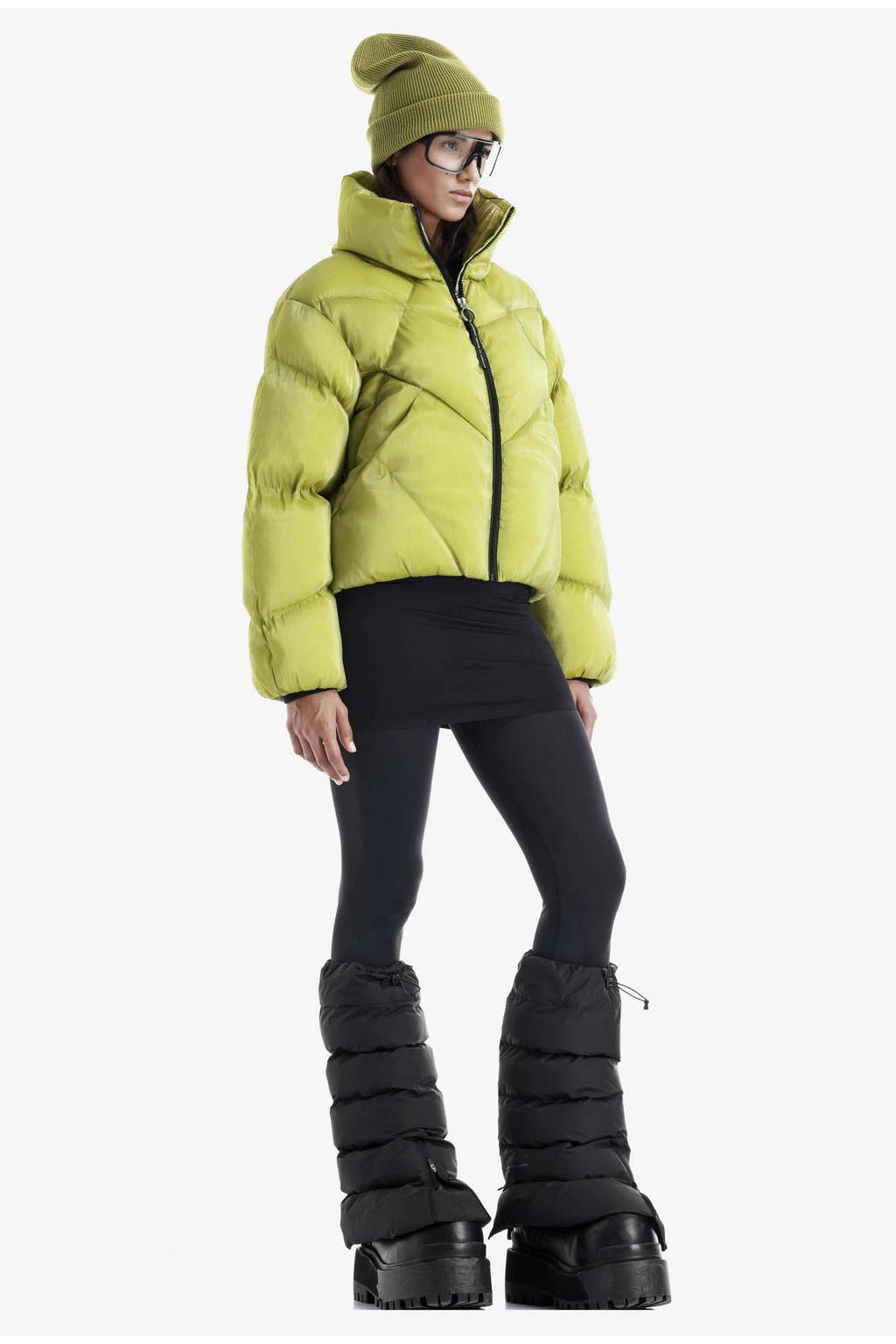Limegroene dames KRAKATAU pufferjas groen van polyester met effen, lange mouwen, opstaande kraag, ritssluiting en doorgestikte details