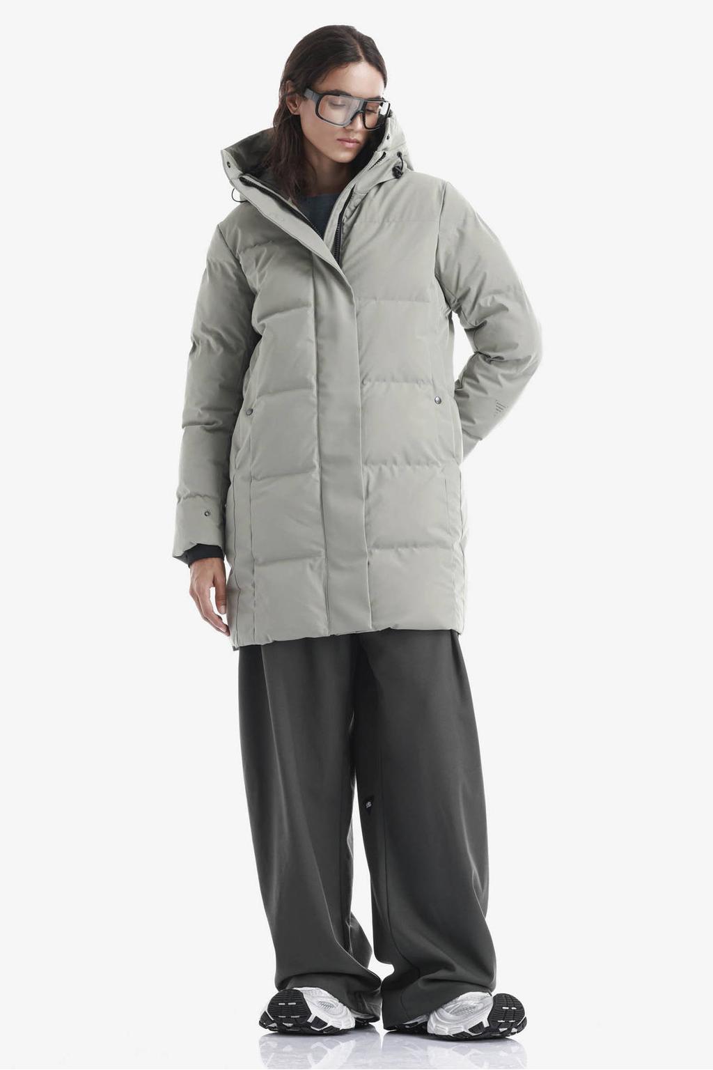 Lichtkaki dames KRAKATAU pufferjas van nylon met effen, lange mouwen, capuchon en blinde ritssluiting