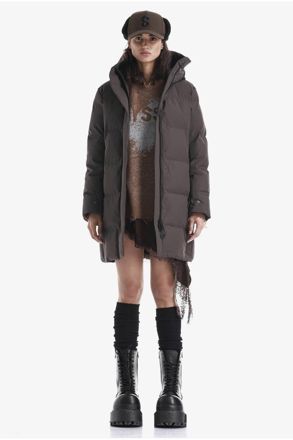 Grijsbruine dames KRAKATAU pufferjas bruin van nylon met effen, lange mouwen en capuchon